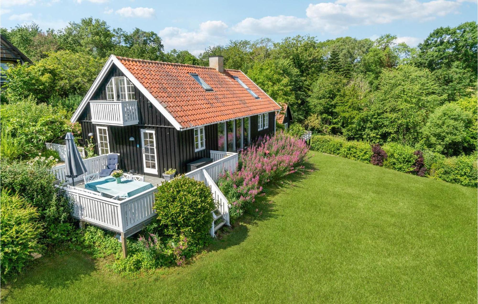 Lovely Home In Svaneke With House Sea View المظهر الخارجي الصورة